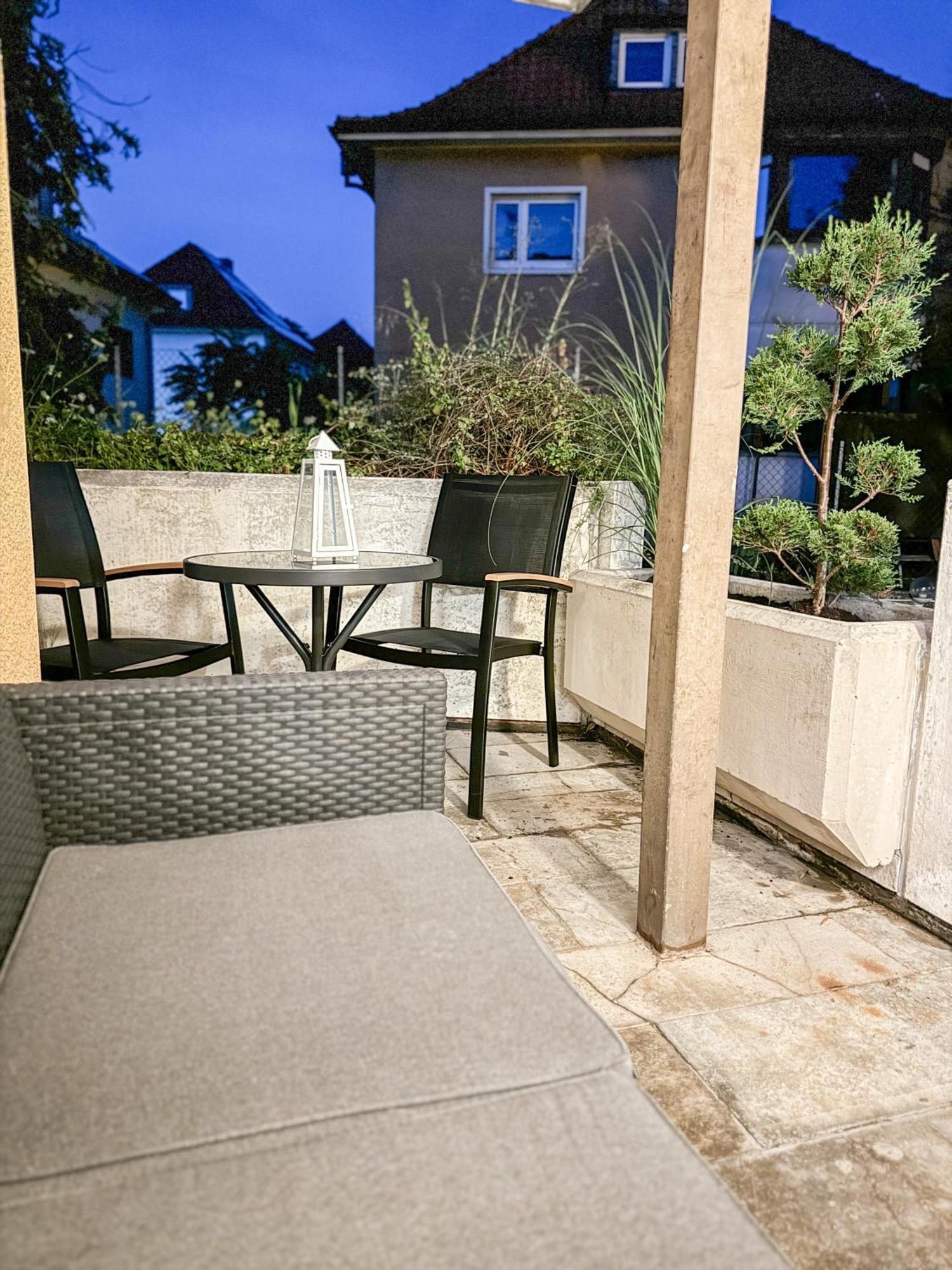 Leonardo Wuerzburg I Freistehende Badwanne Apartment Екстериор снимка
